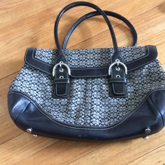 Coach Handbags - Signature bag